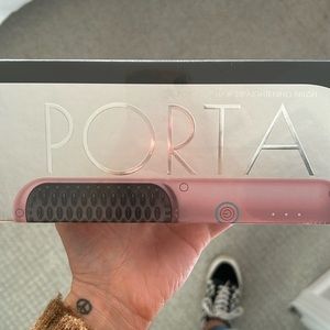 Porta portable hair straightening brush